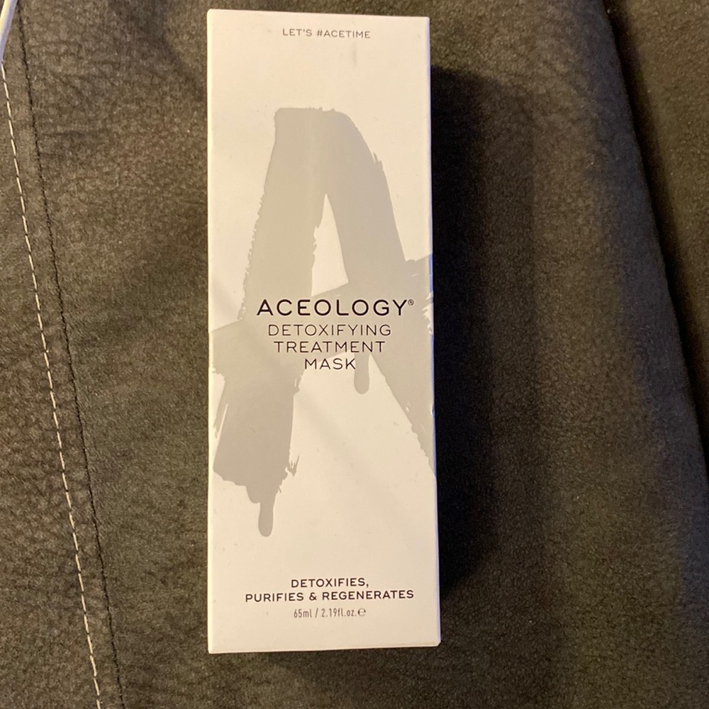 ACEOLOGY detoxifying treatment mask